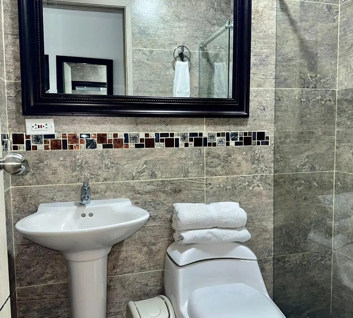 Hotel Los Maderos Cali